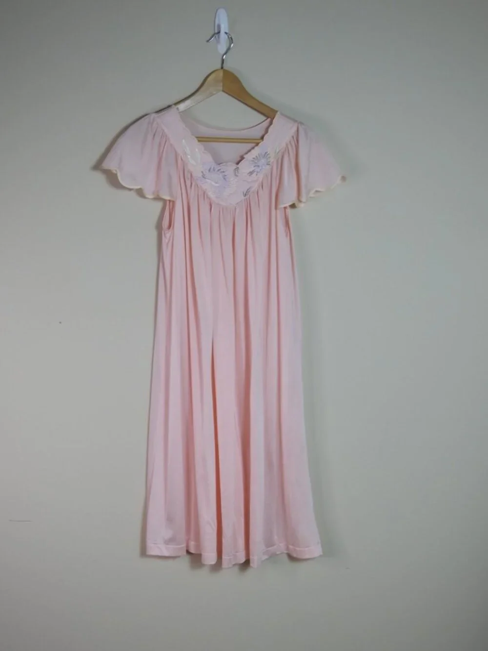 Vintage Shadowline Pink Embroidered Flutter Sleeve Nightgown Med USA Made Soft - Picture 11 of 13